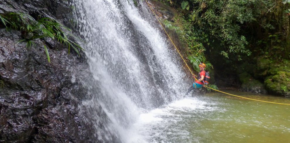 Canyoning La Eresma con Antioquia de Aventura