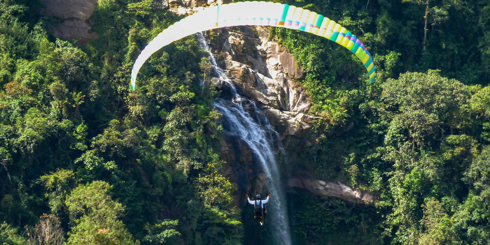Vuelo en Parapente Con Antioquia de Aventura