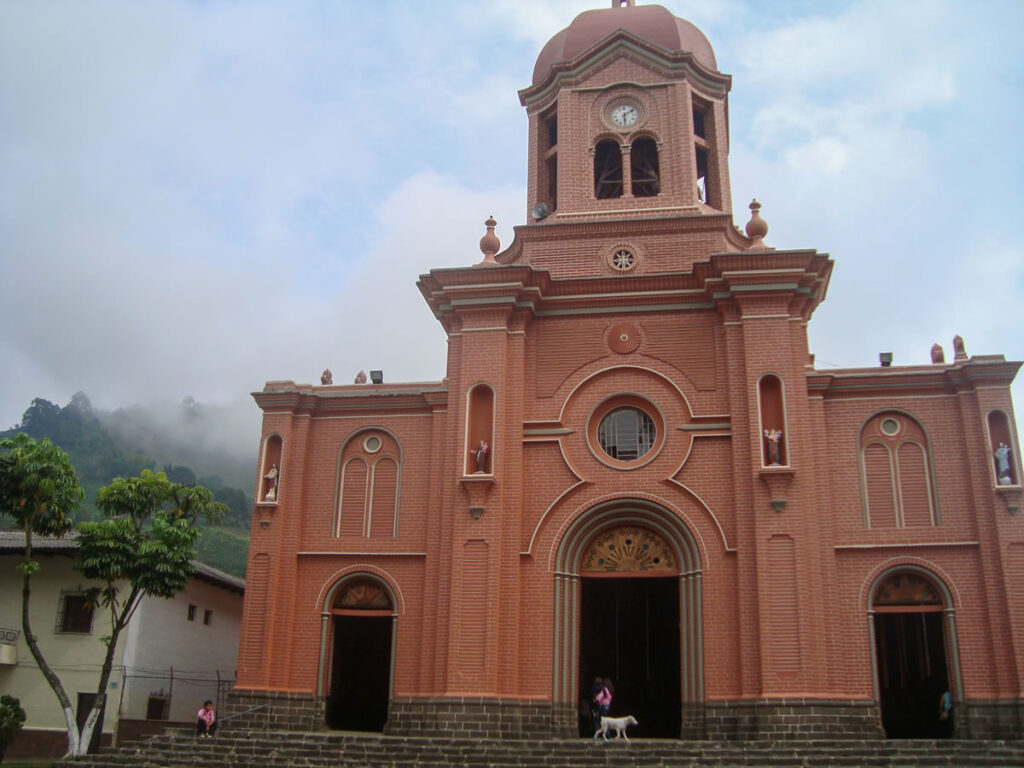 Senderismo Pueblorrico - Jericó con Antioquia de Aventura