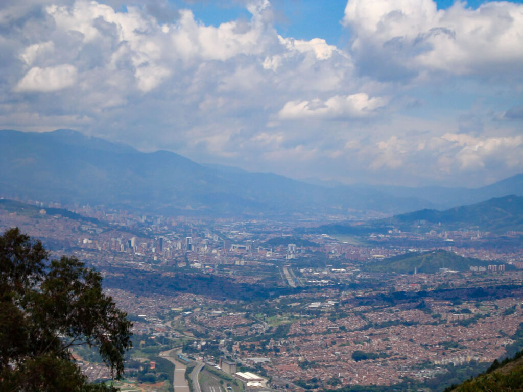 Camino Niquía - Corrales Bello con Antioquia de Aventura