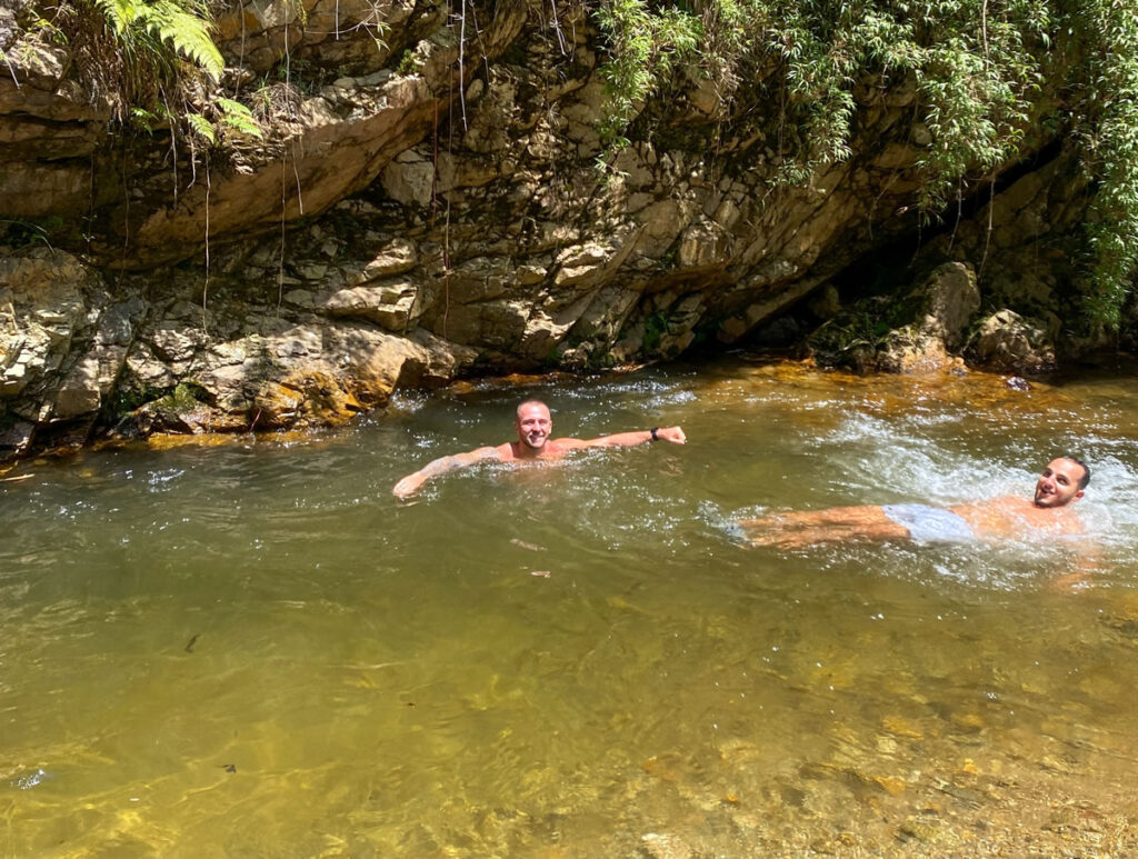 Senderismo Paso del Toro El Retiro con Antioquia de Aventura