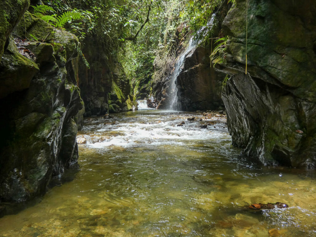 Senderismo Paso del Toro El Retiro con Antioquia de Aventura