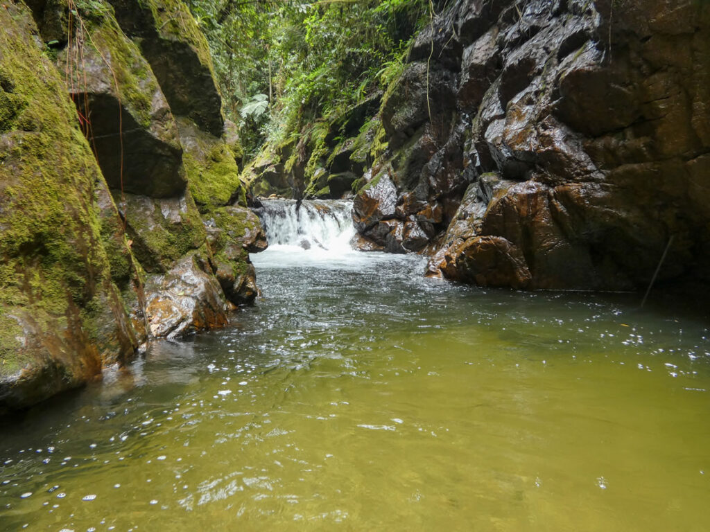 Senderismo Paso del Toro El Retiro con Antioquia de Aventura
