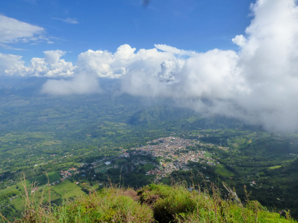 Senderismo organales Támesis con Antioquia de Aventura