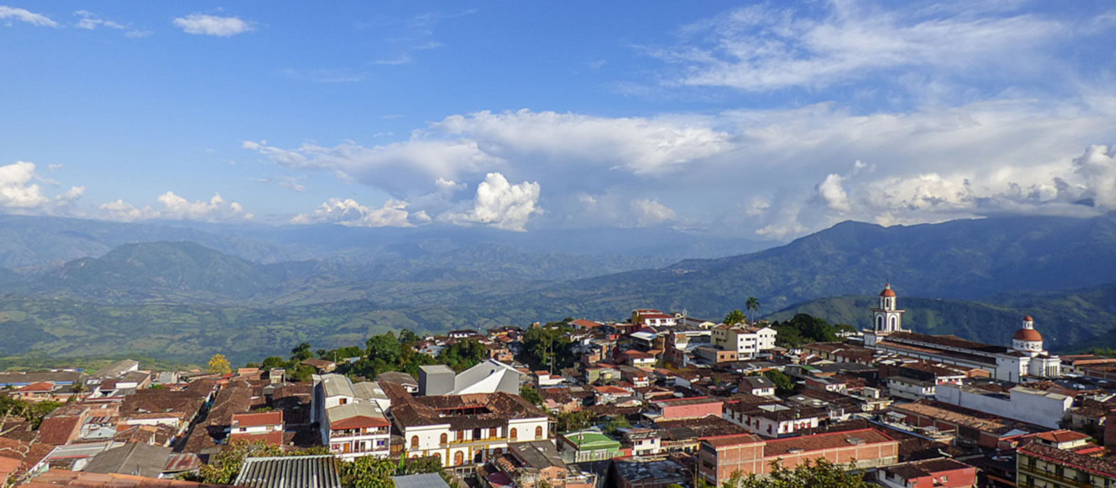 Senderismo organales Támesis con Antioquia de Aventura
